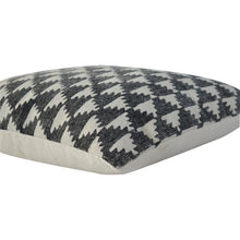Durrie Cushion